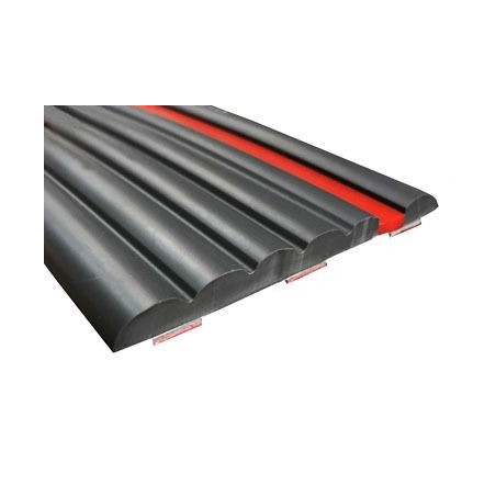 MA007 · 68x6mm Moldura XXL Adhesiva Negra + Franja Roja · Clásicos Opel