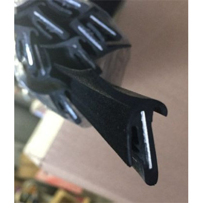 CR020 · 26.7x14.4mm Perfil Lamelunas Flocado · Tira semiflexible de 1.25 metros · Con metal interior · Renault