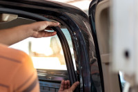 ¿Por qué es importante cuidar las gomas de las puertas del coche?